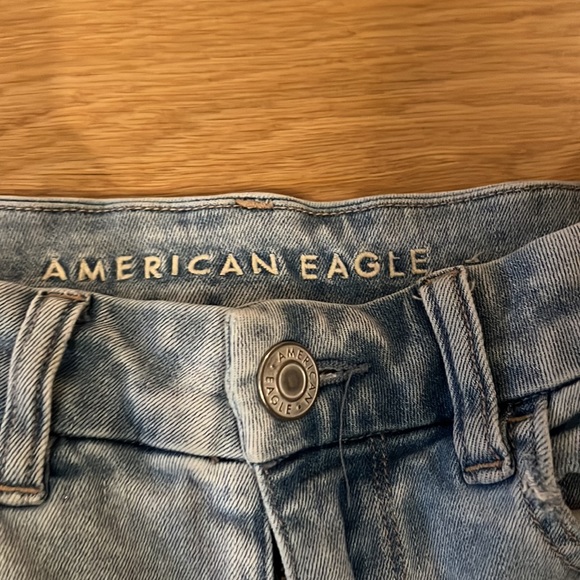 American Eagle light wash skinny jeans - Picture 2 of 3